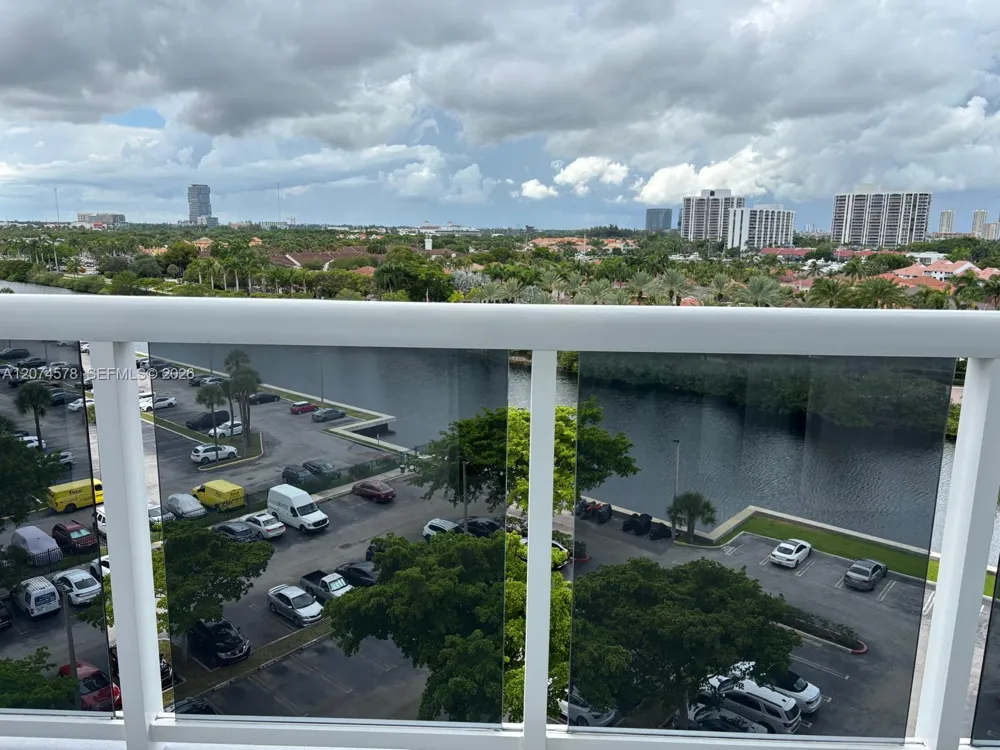 20505 E Country Club Dr #938 Aventura, FL 33180