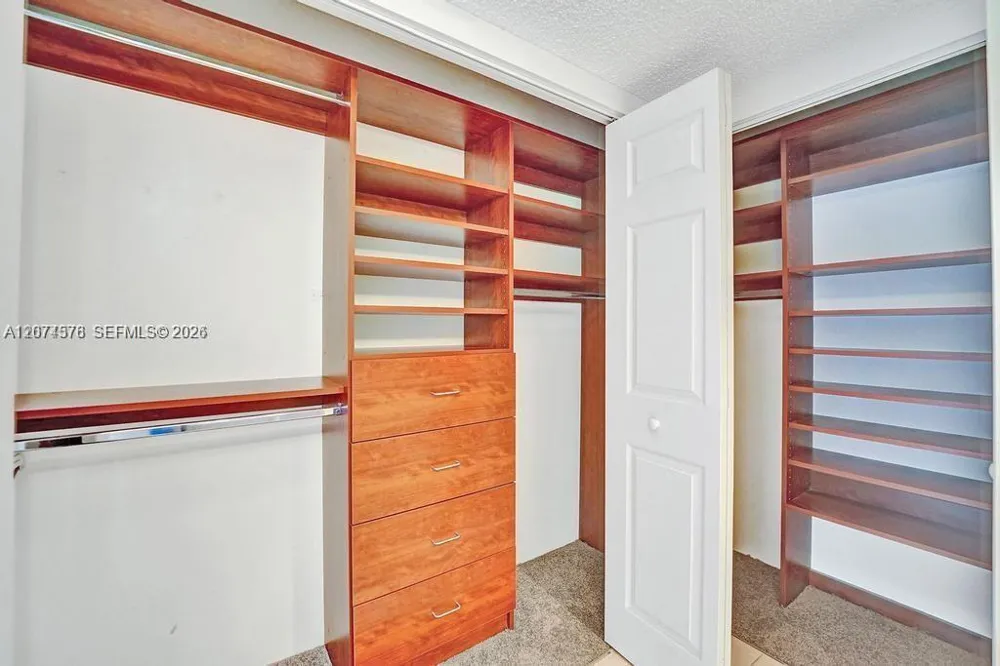 20505 E Country Club Dr #938 Aventura, FL 33180