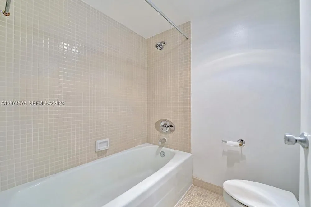 20505 E Country Club Dr #938 Aventura, FL 33180
