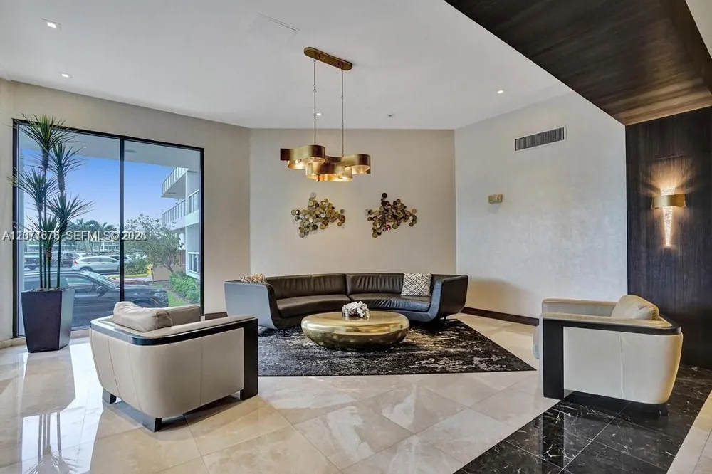 20505 E Country Club Dr #938 Aventura, FL 33180