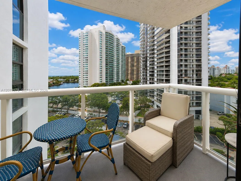 20505 E Country Club Dr #938 Aventura, FL 33180