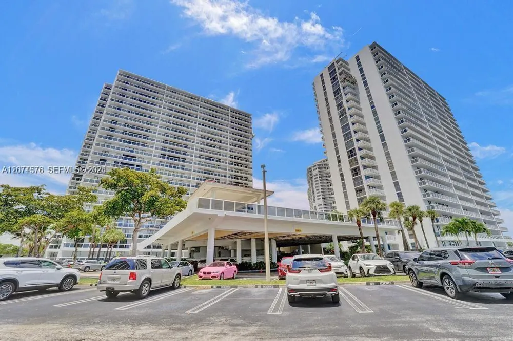 20505 E Country Club Dr #938 Aventura, FL 33180