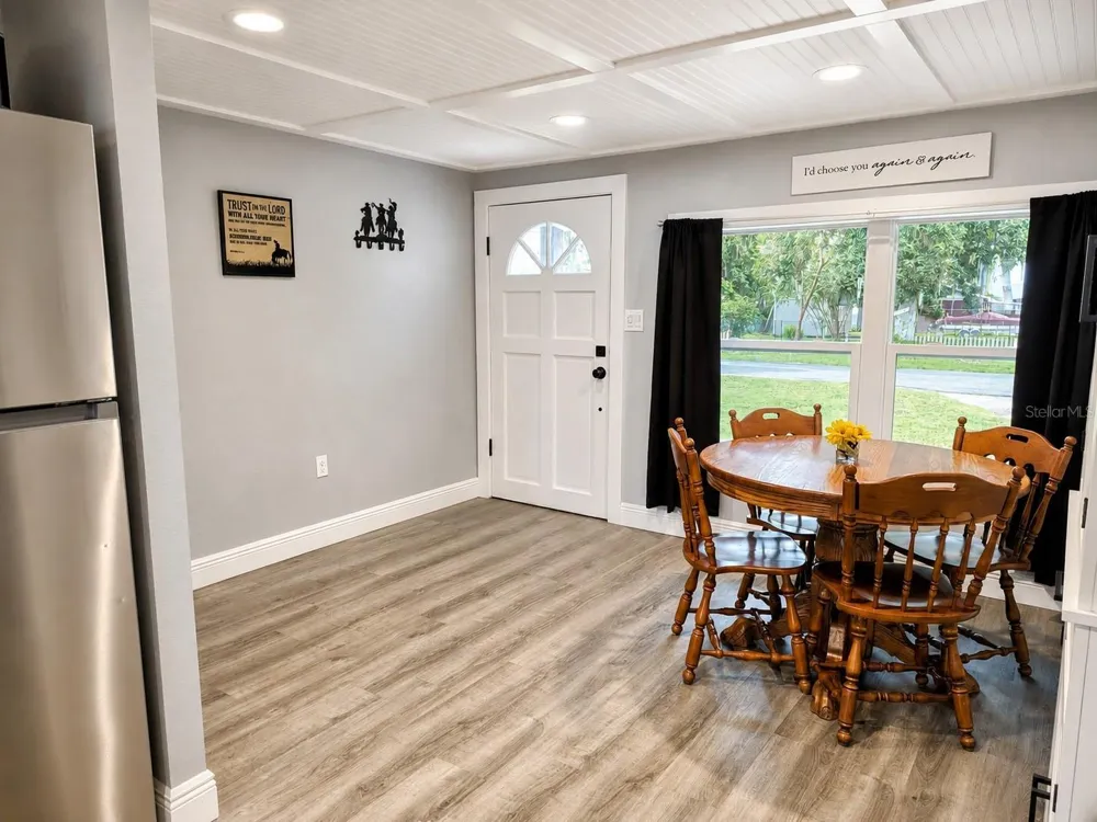 1924 CR 439C Lake Panasoffkee, FL 33538