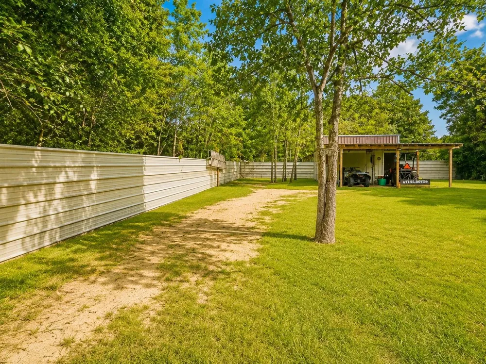 398 County Road 3406 Road Cleveland, TX 77327