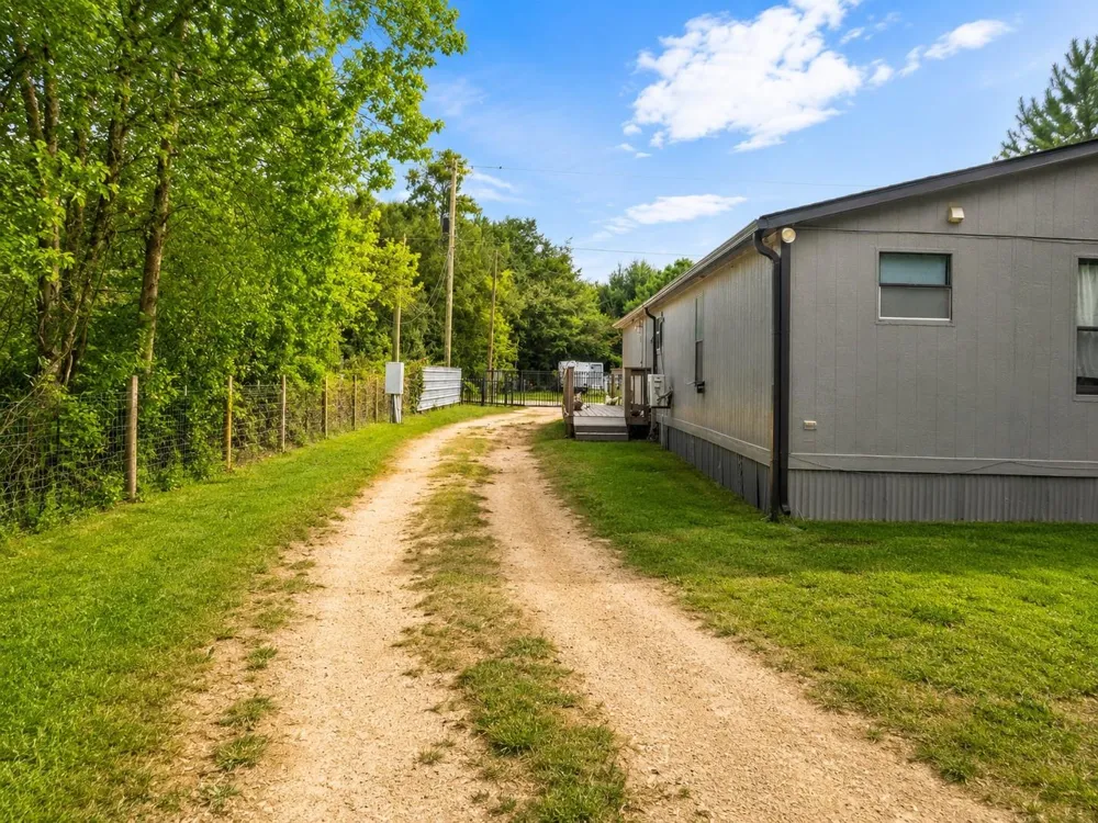 398 County Road 3406 Road Cleveland, TX 77327