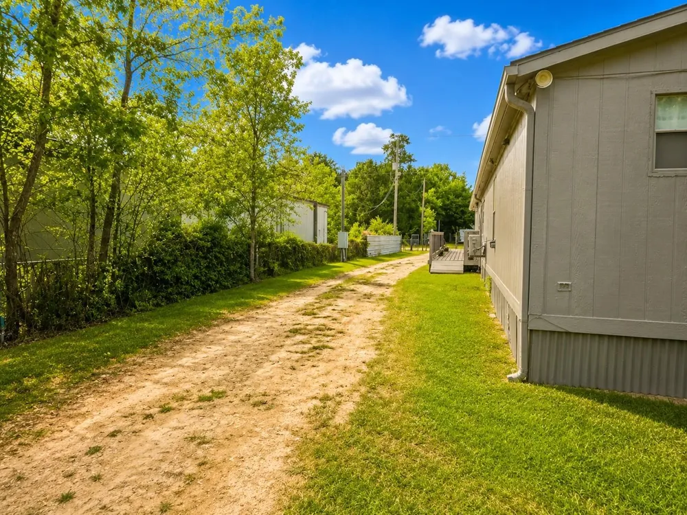 398 County Road 3406 Road Cleveland, TX 77327