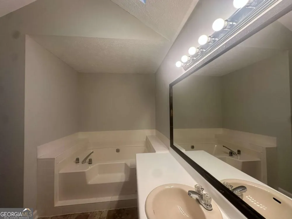 40 Lake CT Stockbridge, GA 30281