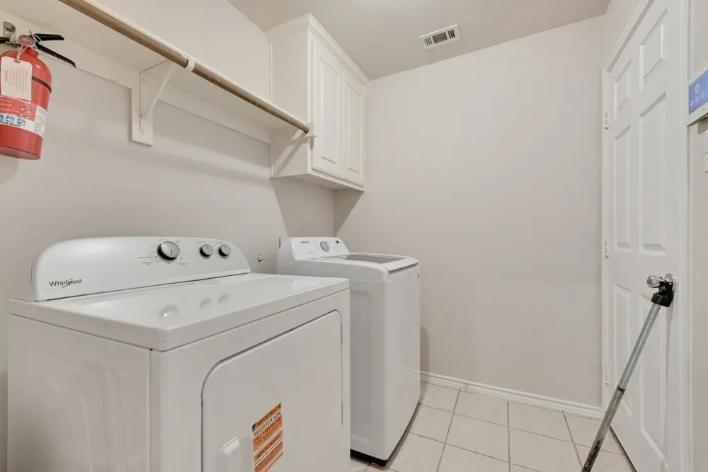 1113 Noblewood Drive Glenn Heights, TX 75154