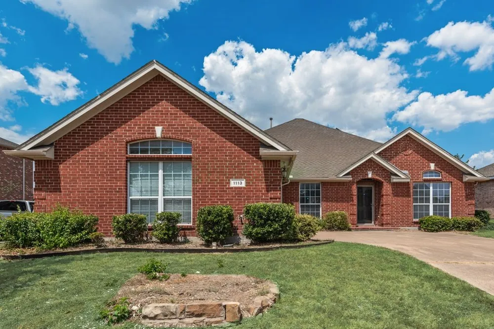 1113 Noblewood Drive Glenn Heights, TX 75154