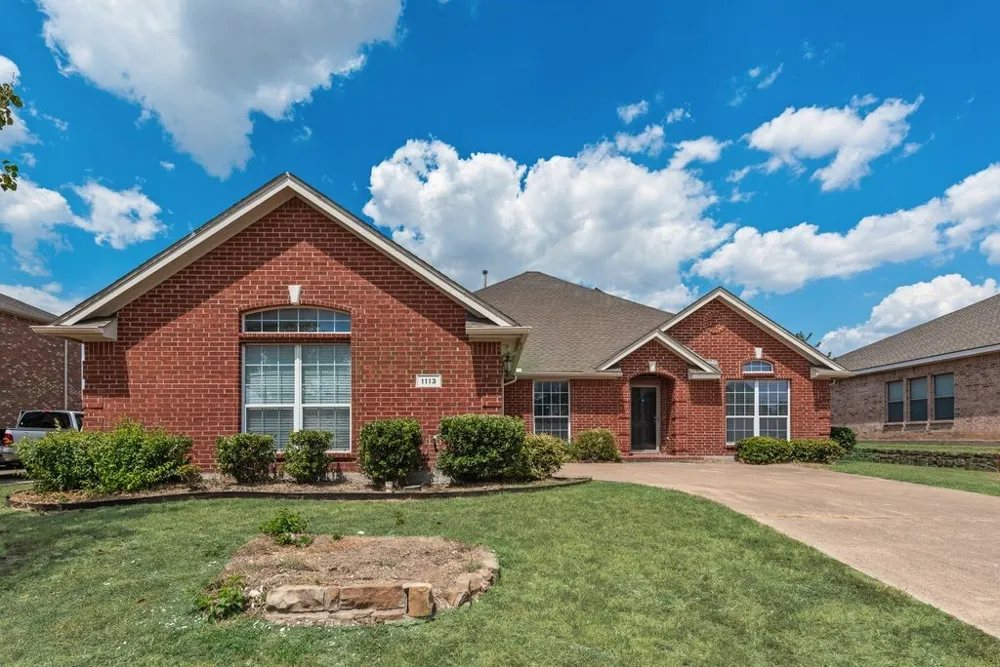 1113 Noblewood Drive Glenn Heights, TX 75154