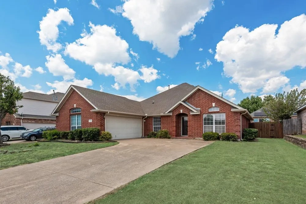1113 Noblewood Drive Glenn Heights, TX 75154