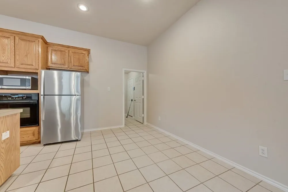 1113 Noblewood Drive Glenn Heights, TX 75154