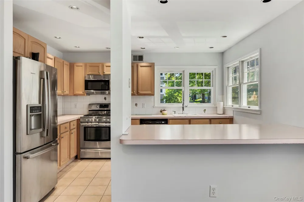 21 Brookridge Court Rye Brook, NY 10573