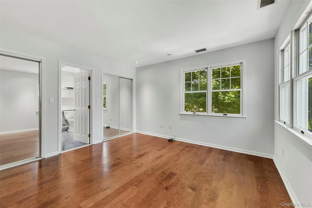 21 Brookridge Court Rye Brook, NY 10573