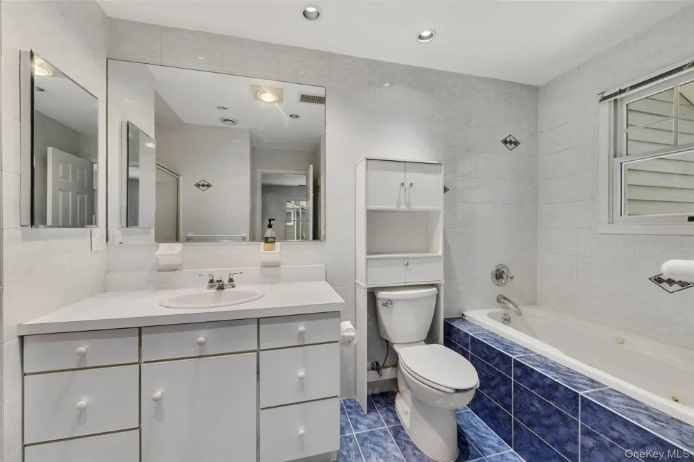 21 Brookridge Court Rye Brook, NY 10573
