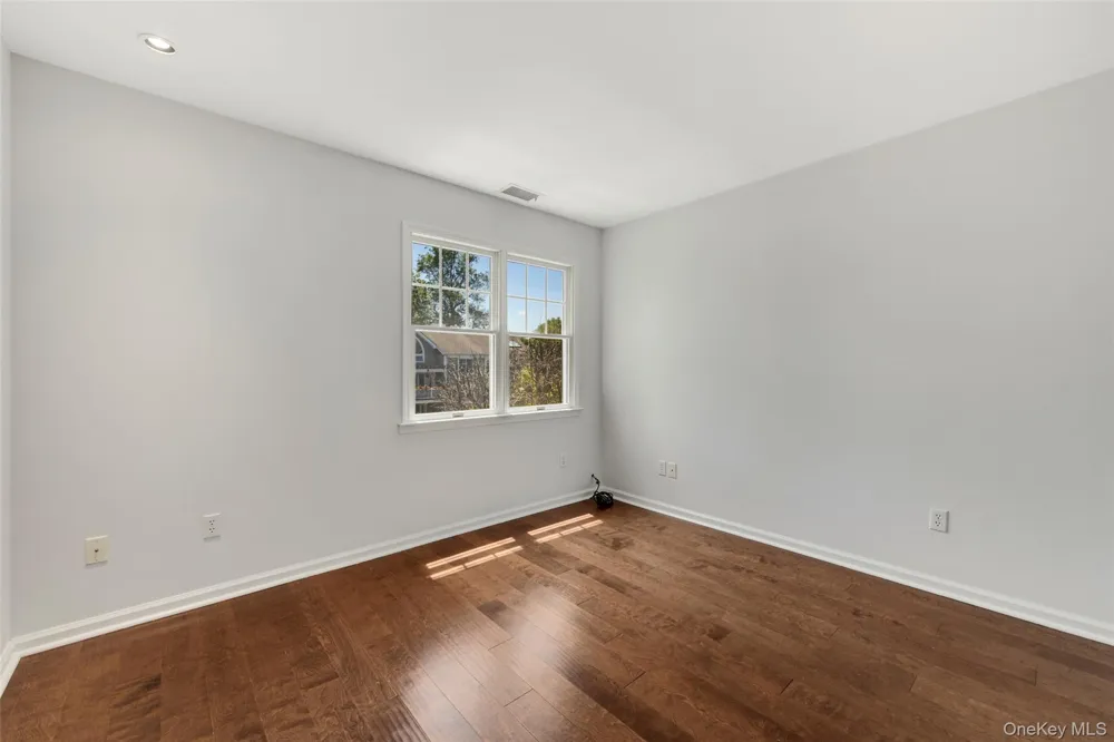 21 Brookridge Court Rye Brook, NY 10573