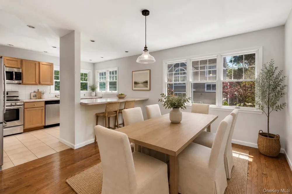 21 Brookridge Court Rye Brook, NY 10573
