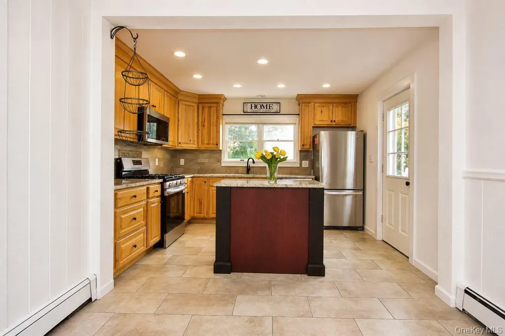 15 Roslyn Road Carmel, NY 10512