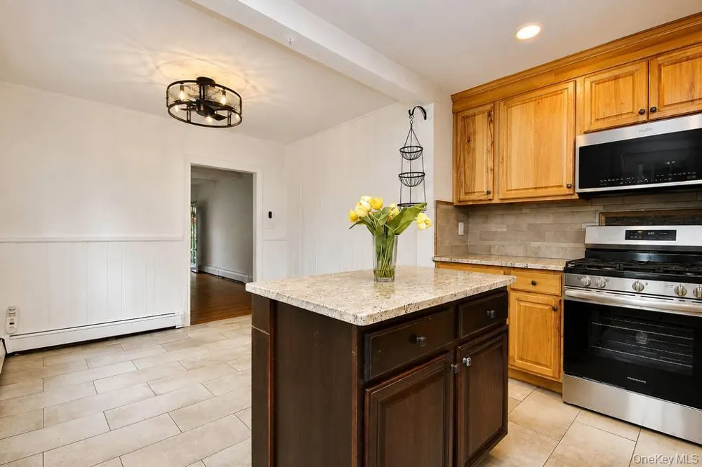 15 Roslyn Road Carmel, NY 10512