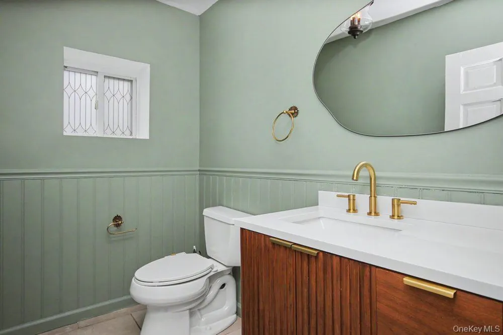 15 Roslyn Road Carmel, NY 10512