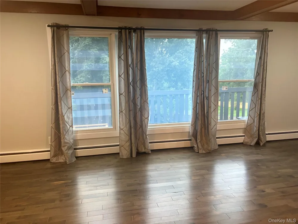 18 Robin Hill Drive Poughkeepsie, NY 12603
