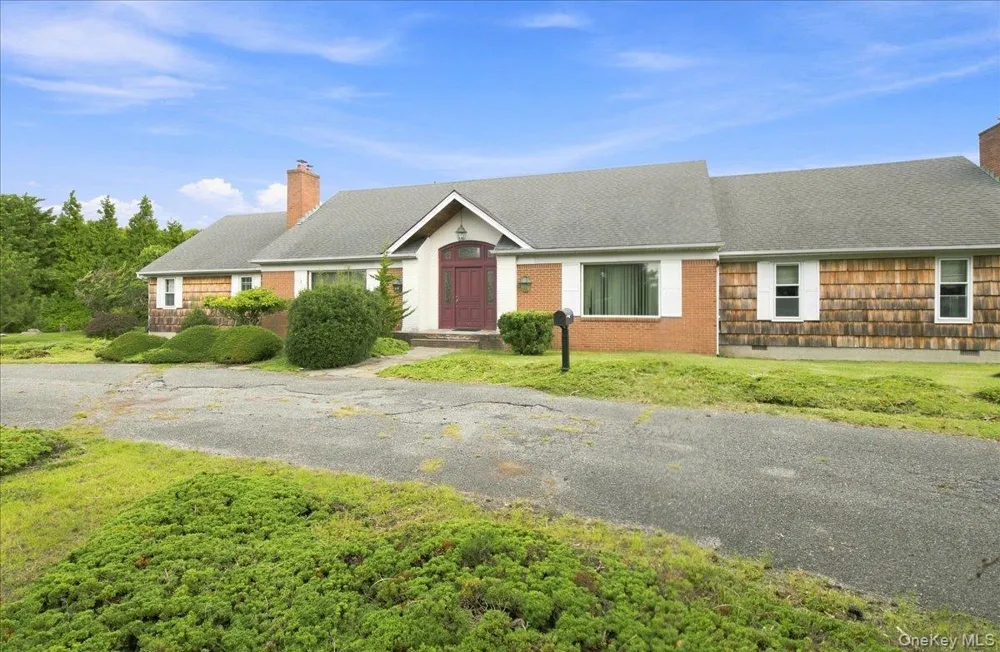 3 The Moor East Islip, NY 11730