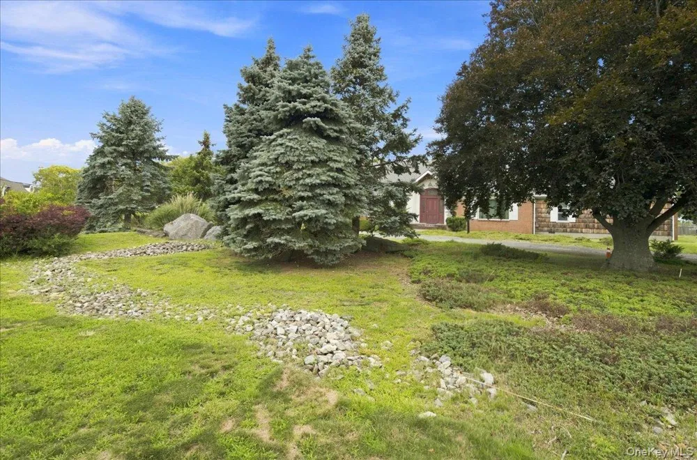 3 The Moor East Islip, NY 11730