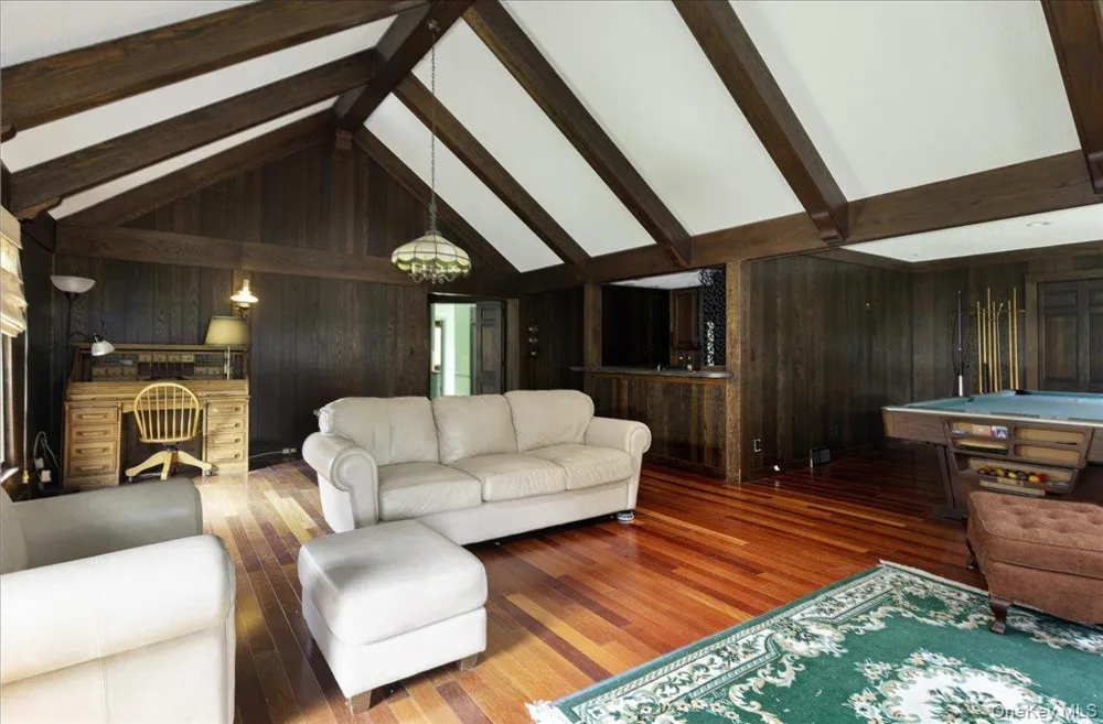 3 The Moor East Islip, NY 11730