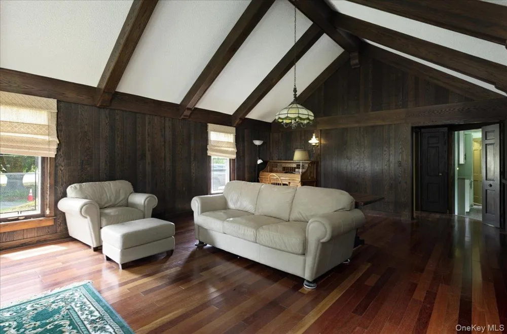 3 The Moor East Islip, NY 11730