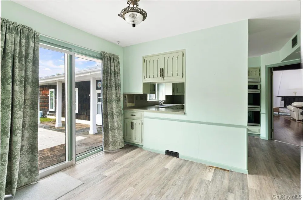 3 The Moor East Islip, NY 11730