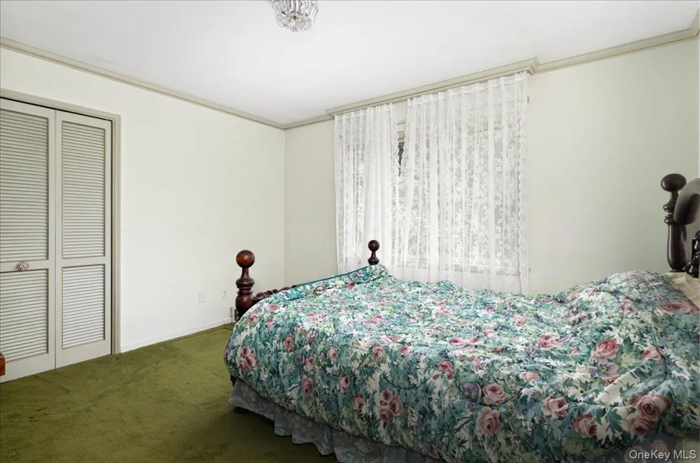 3 The Moor East Islip, NY 11730