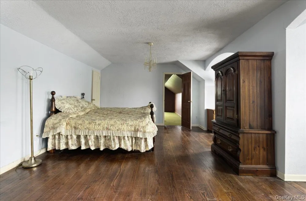 3 The Moor East Islip, NY 11730