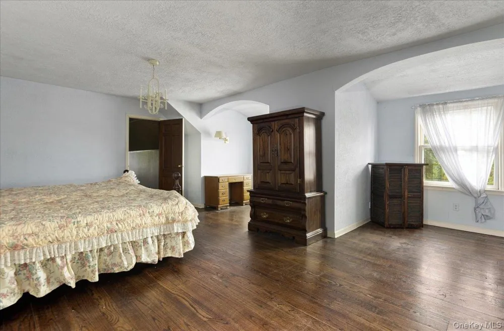 3 The Moor East Islip, NY 11730