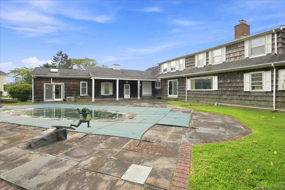 3 The Moor East Islip, NY 11730