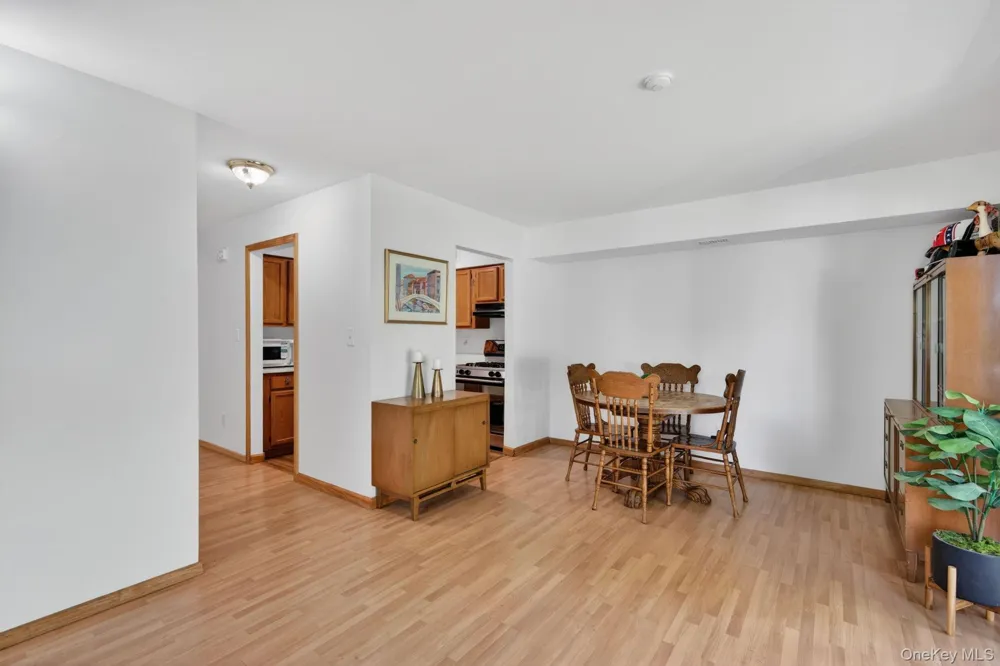 182 Fairview Circle Middle Island, NY 11953