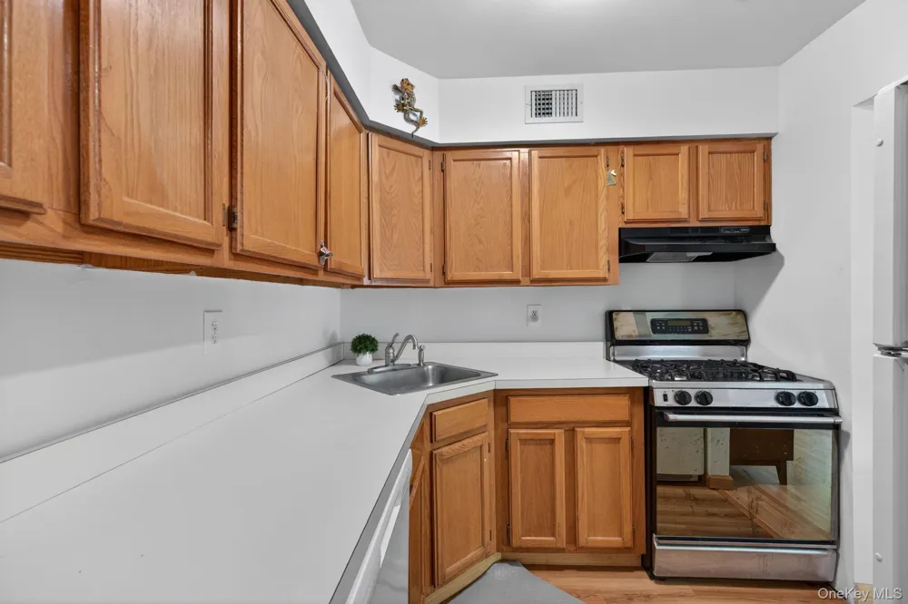 182 Fairview Circle Middle Island, NY 11953