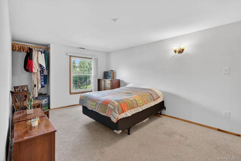 182 Fairview Circle Middle Island, NY 11953