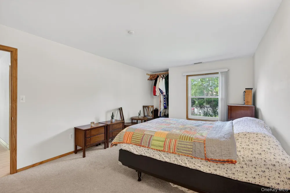 182 Fairview Circle Middle Island, NY 11953
