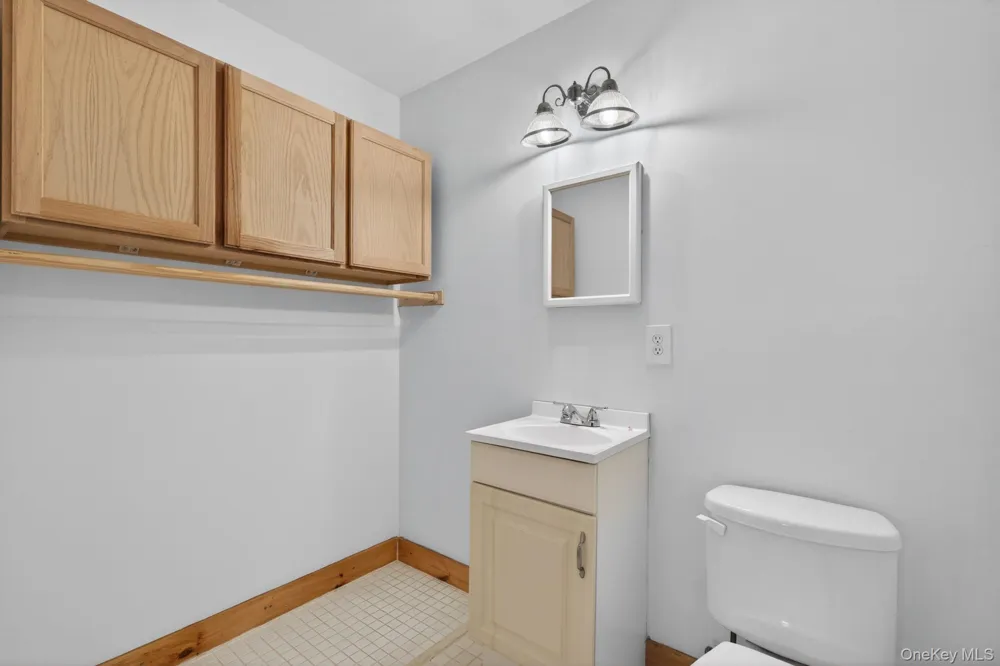 182 Fairview Circle Middle Island, NY 11953