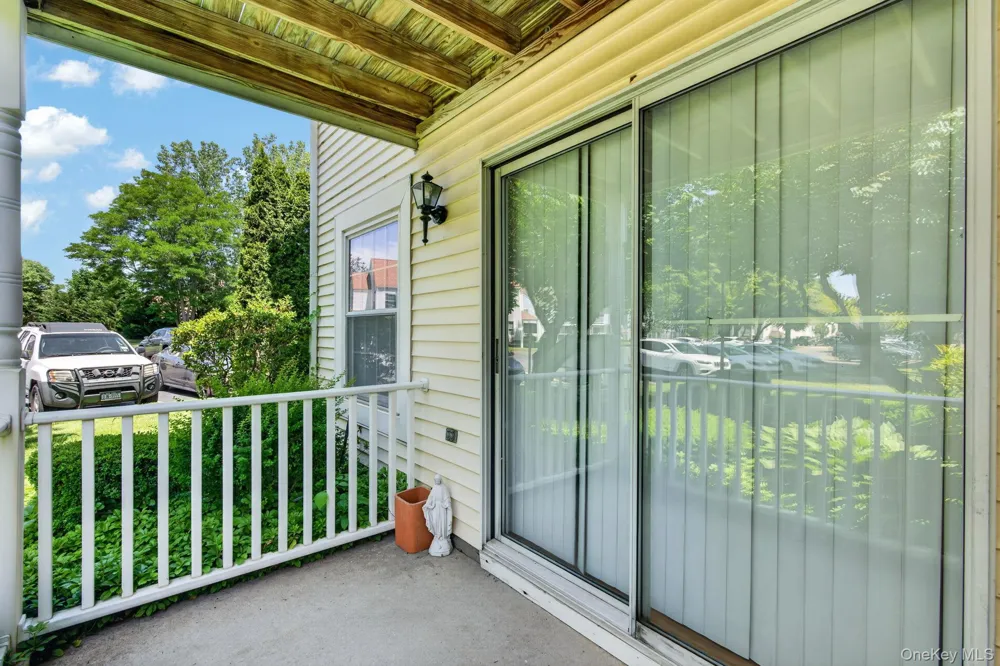 182 Fairview Circle Middle Island, NY 11953