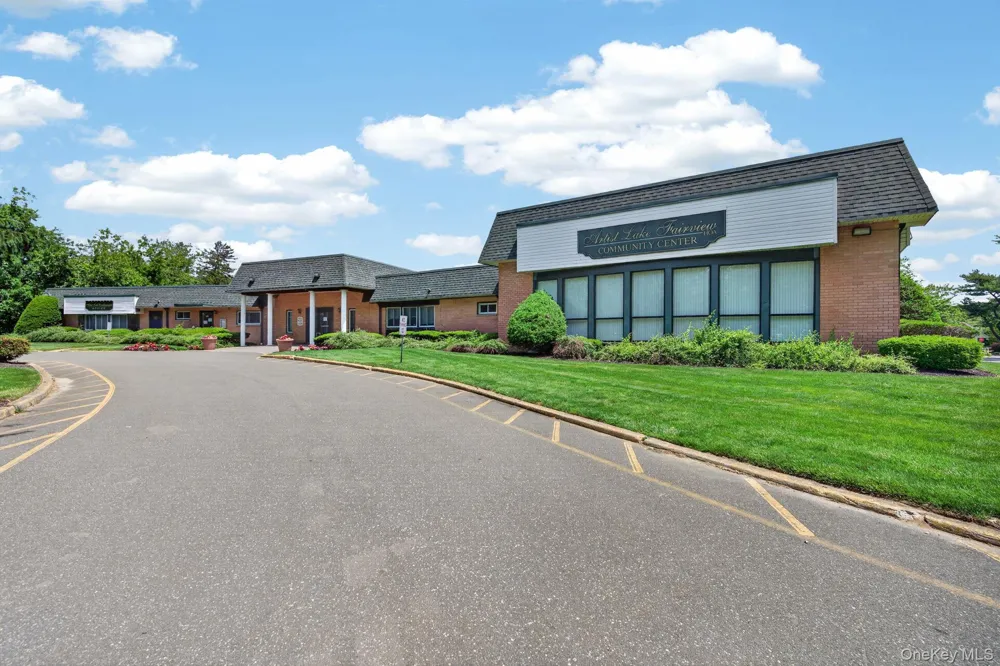 182 Fairview Circle Middle Island, NY 11953