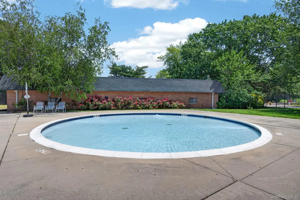 182 Fairview Circle Middle Island, NY 11953