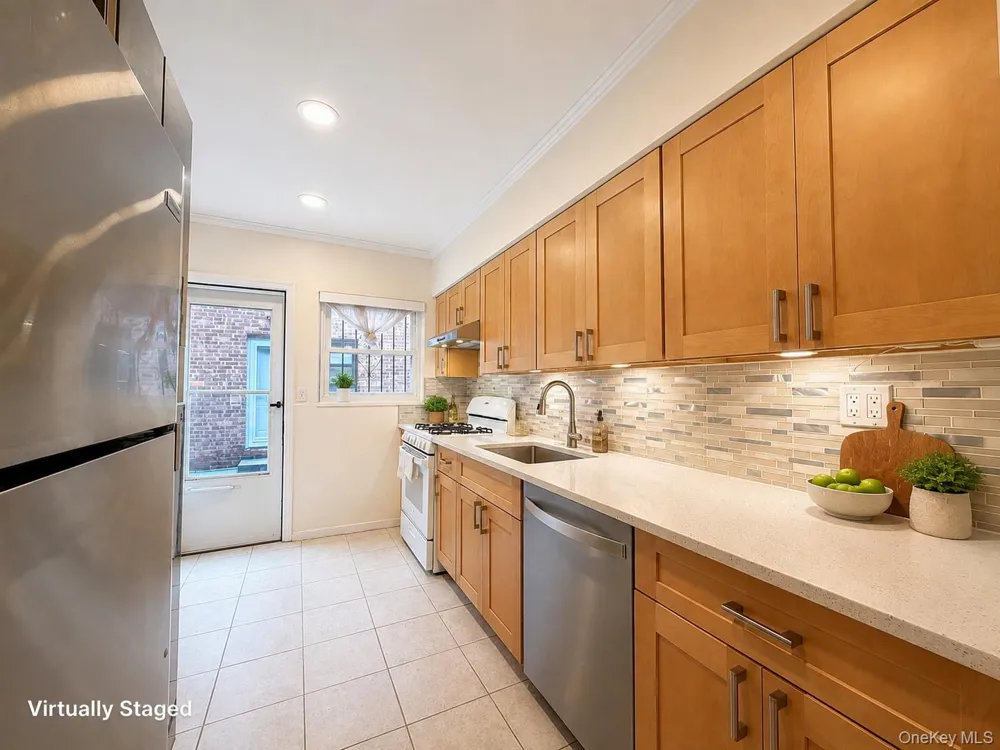 73-24 197th Street ##1 Fresh Meadows, NY 11366