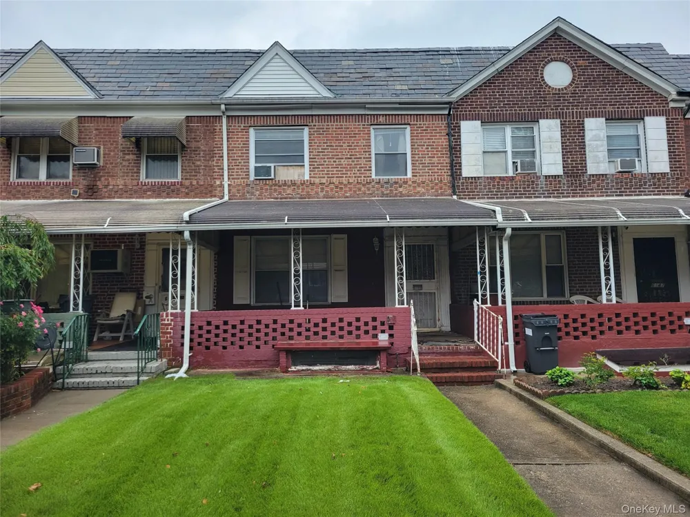 61-45 82nd Street Middle Village, NY 11379