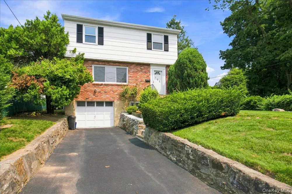 107 Lakeview Avenue Scarsdale, NY 10583