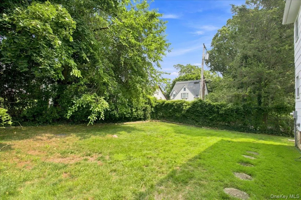 107 Lakeview Avenue Scarsdale, NY 10583