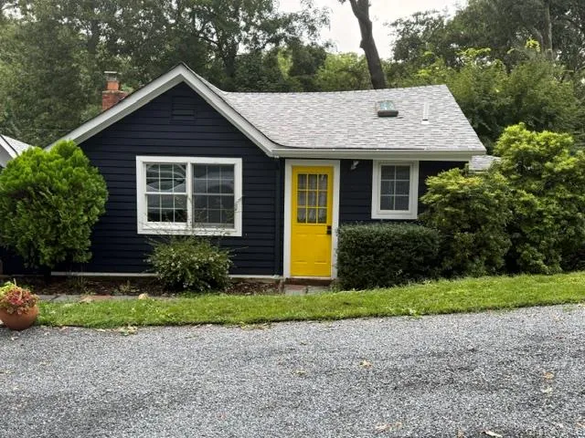 41 Chestnut Avenue Poquott, NY 11733