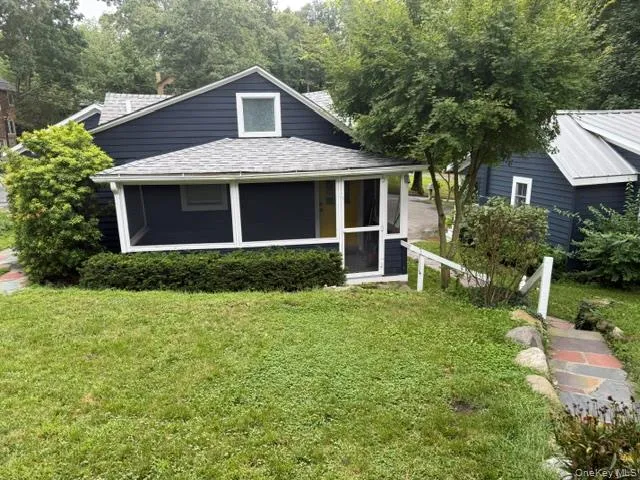 41 Chestnut Avenue Poquott, NY 11733