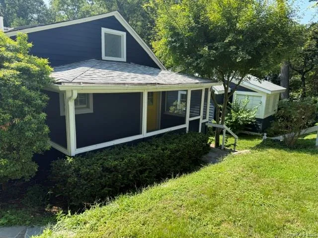 41 Chestnut Avenue Poquott, NY 11733