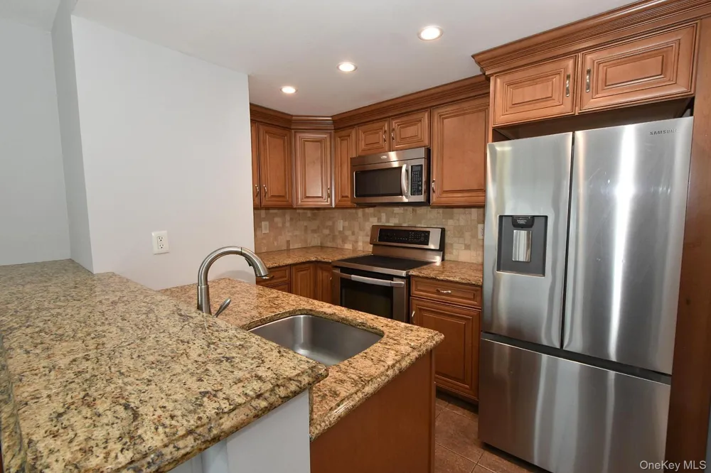 7 Swan Lane Levittown, NY 11756